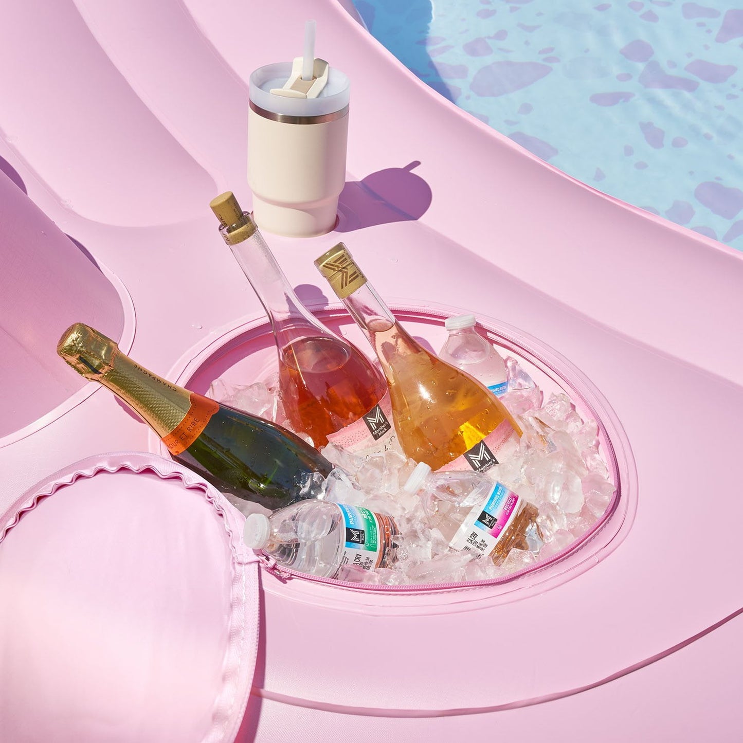 Poolmama Oversized inflatable Sofa Pool